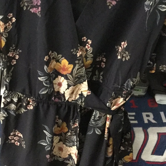 Silk dress - Picture 2 of 3